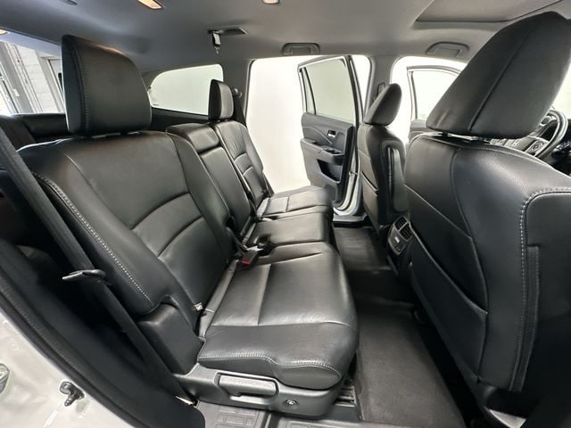 Thumbnail: 2017 Honda Pilot - 24