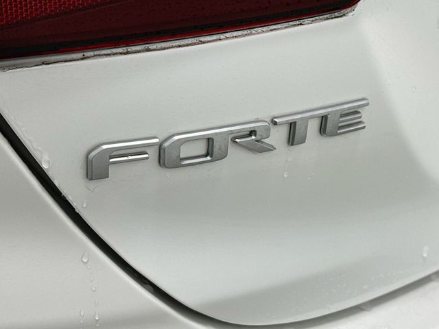 Thumbnail: 2022 Kia Forte - 26