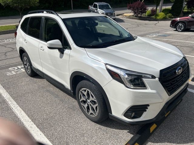 2023 Subaru Forester Premium's photo