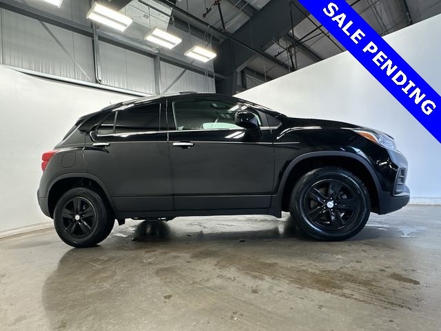 Thumbnail: 2019 Chevrolet Trax - 3