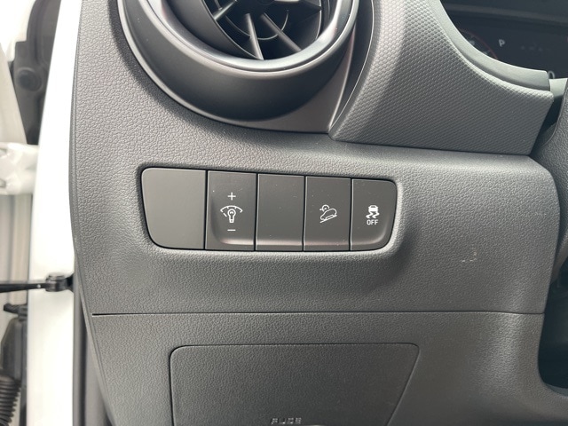 Thumbnail: 2022 Hyundai Kona - 22