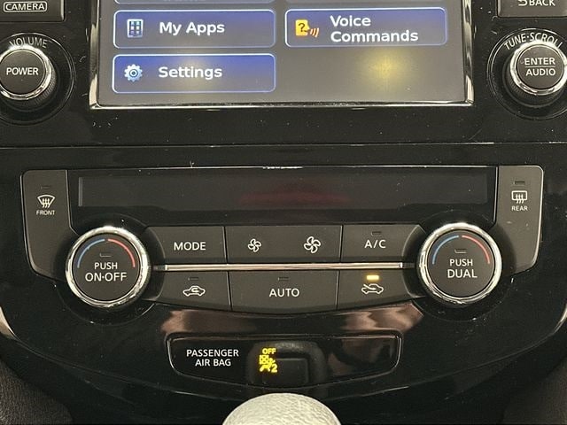 Thumbnail: 2015 Nissan Rogue - 16