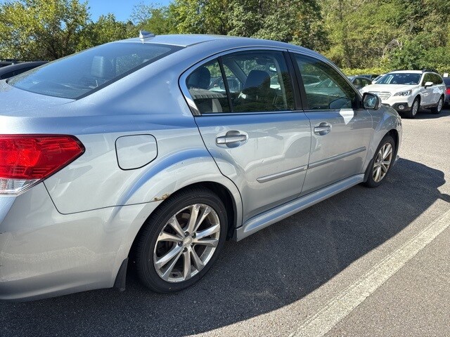 2014 Subaru Legacy 2.5i Limited photo 3