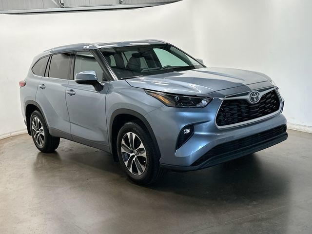 Thumbnail: 2022 Toyota Highlander - 34