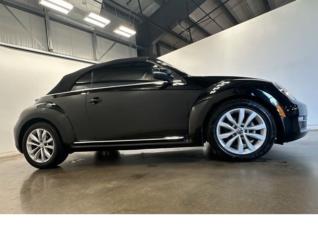 Thumbnail: 2014 Volkswagen Beetle - 3