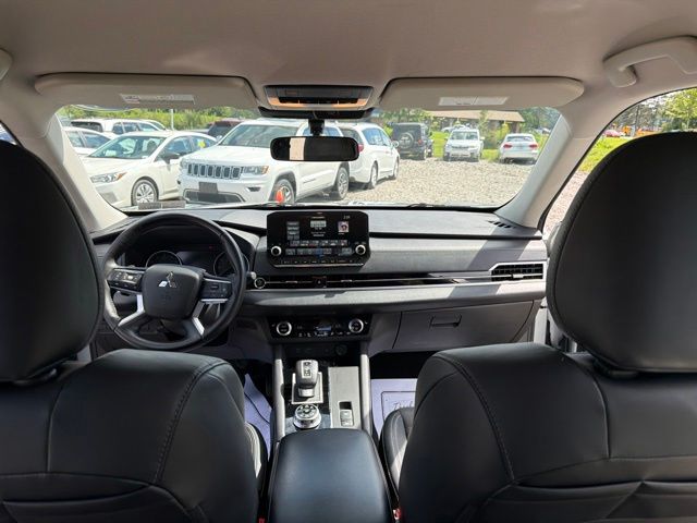 2022 Mitsubishi Outlander SE - Photo 18