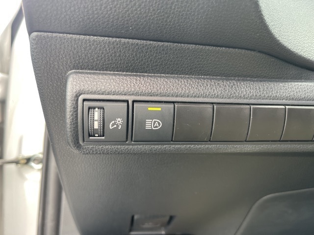 Thumbnail: 2023 Toyota Corolla - 24