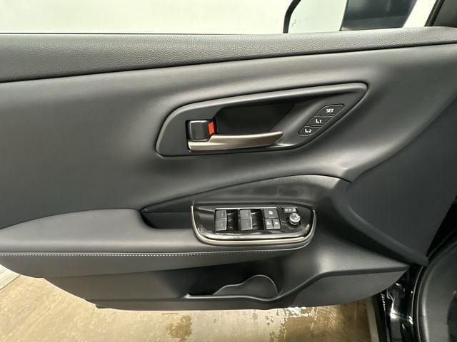 Thumbnail: 2025 Toyota Crown Signia - 16