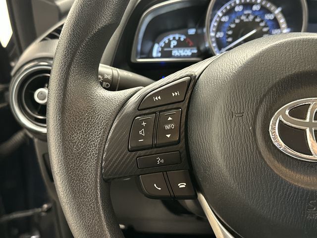 Thumbnail: 2017 Toyota Yaris iA - 8