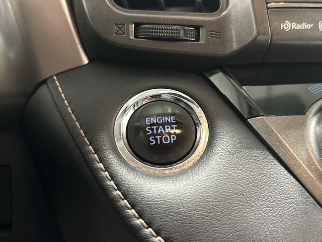 Thumbnail: 2013 Toyota RAV4 - 11