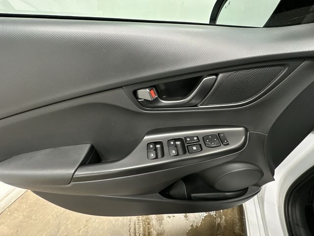 Thumbnail: 2022 Hyundai Kona - 17