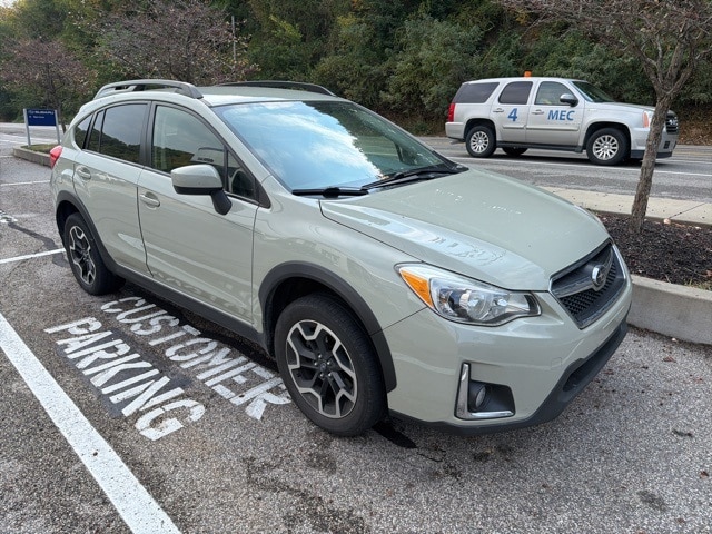 Thumbnail: 2017 Subaru Crosstrek - 4