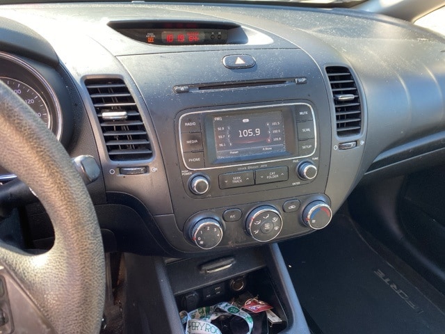 Thumbnail: 2016 Kia Forte - 8