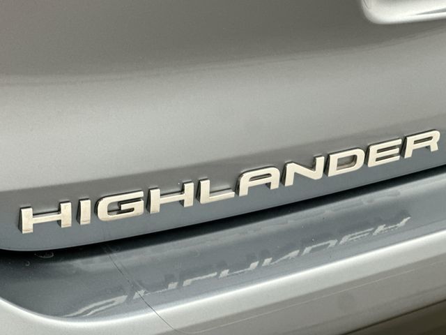Thumbnail: 2022 Toyota Highlander - 31