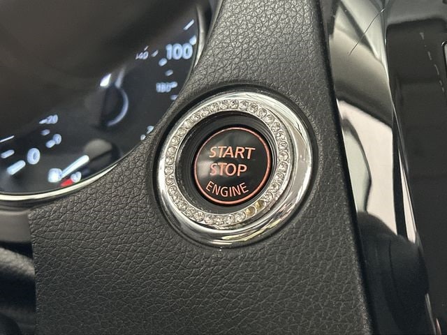 2018 Nissan Rogue SV 10