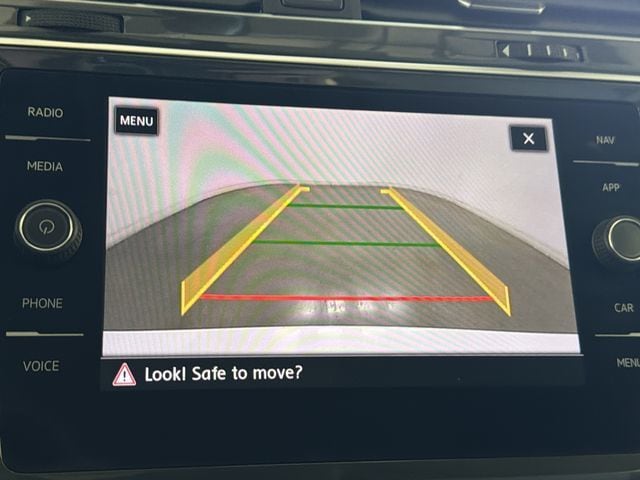 Thumbnail: 2018 Volkswagen Tiguan - 15