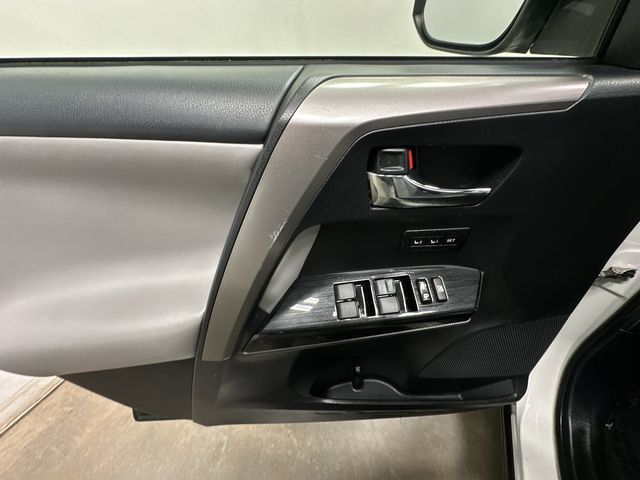 Thumbnail: 2017 Toyota RAV4 - 19