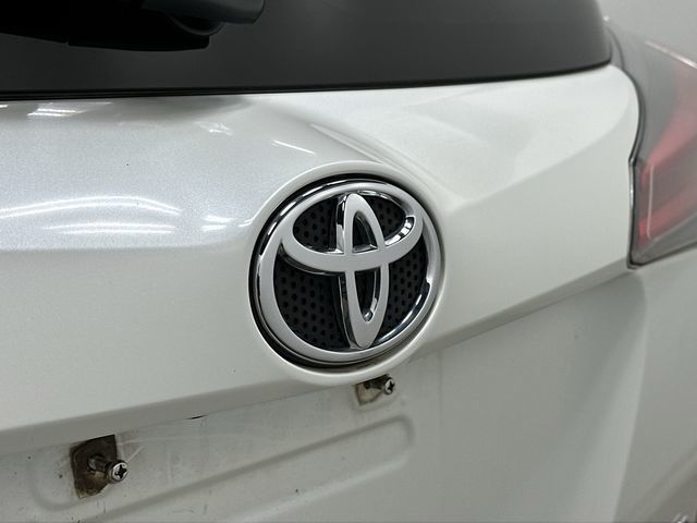 Thumbnail: 2017 Toyota RAV4 - 28