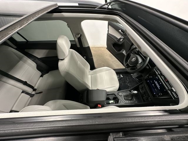 Thumbnail: 2020 Volkswagen Tiguan - 6