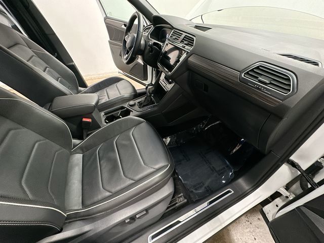 Thumbnail: 2022 Volkswagen Tiguan - 23