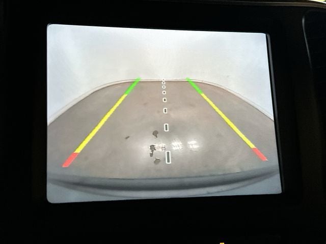 Thumbnail: 2021 Jeep Cherokee - 14