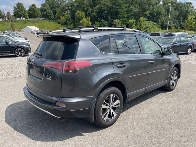 Thumbnail: 2017 Toyota RAV4 - 6