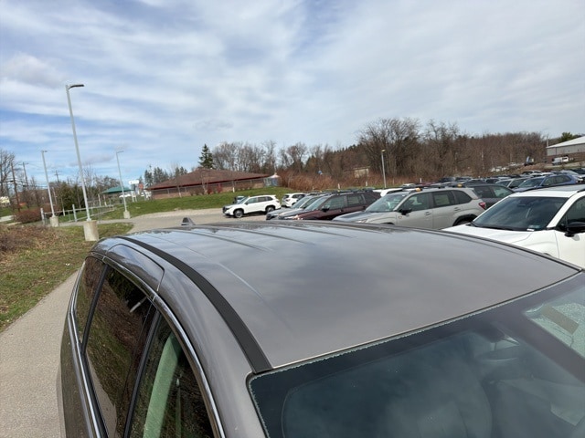 Thumbnail: 2018 Chrysler Pacifica - 8