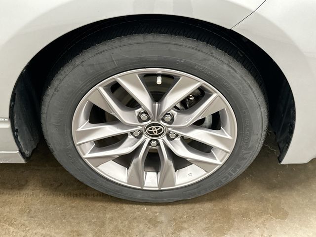 Thumbnail: 2021 Toyota Avalon - 5