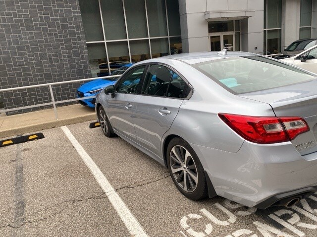 2018 Subaru Legacy Limited photo 2