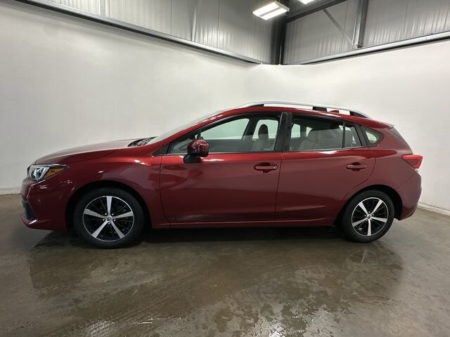 2023 Subaru Impreza Premium photo 2