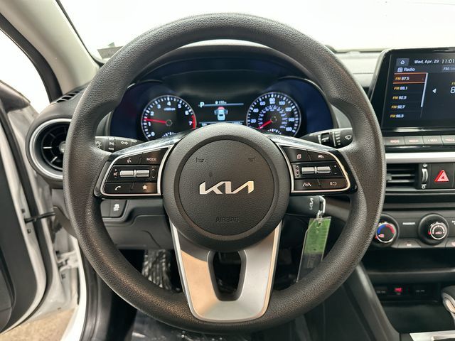 Thumbnail: 2022 Kia Forte - 7