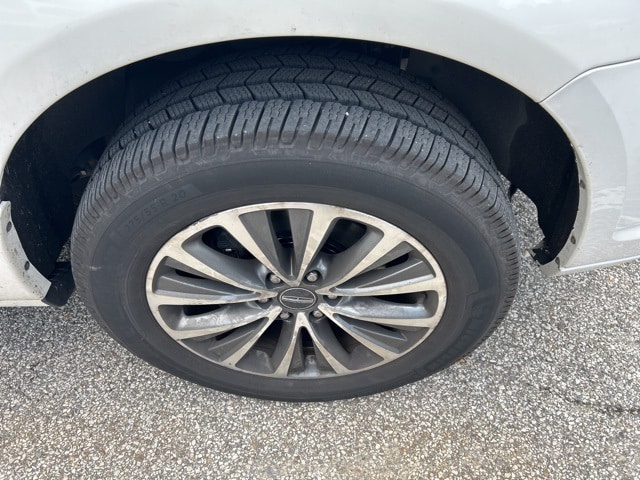 Thumbnail: 2016 Lincoln Navigator L - 8
