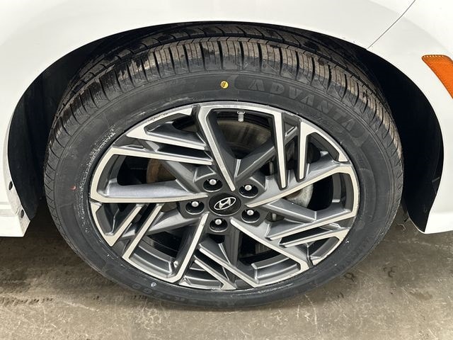 Thumbnail: 2022 Hyundai Kona - 5