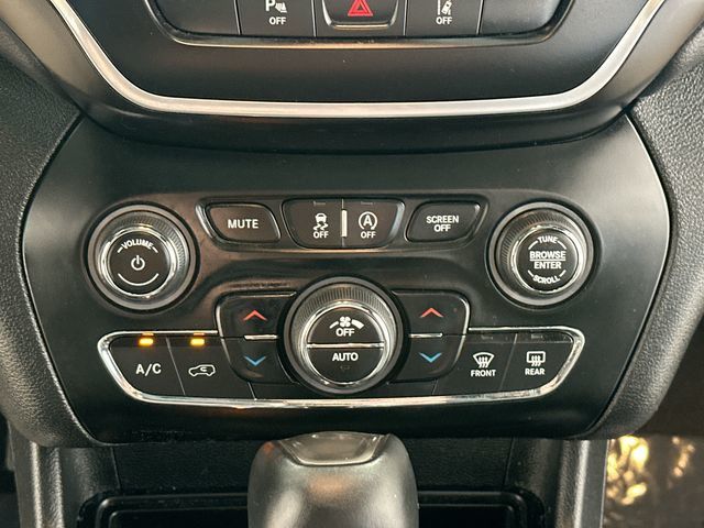 Thumbnail: 2021 Jeep Cherokee - 16