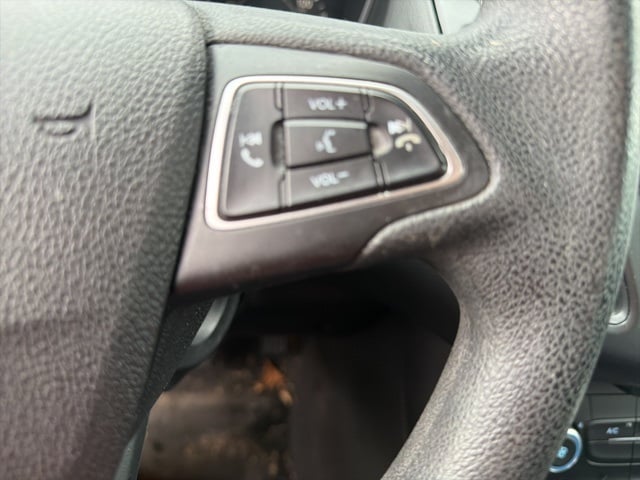 Thumbnail: 2016 Ford Focus - 16