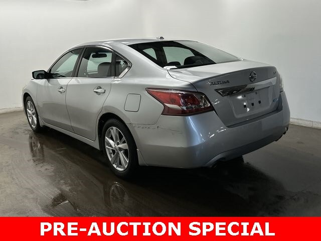 Thumbnail: 2013 Nissan Altima - 30