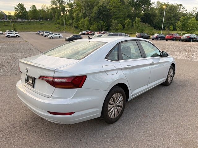 Thumbnail: 2019 Volkswagen Jetta - 9