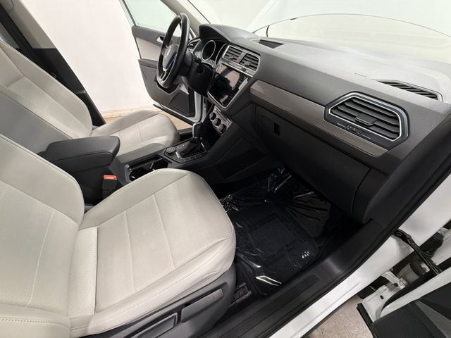 Thumbnail: 2018 Volkswagen Tiguan - 23