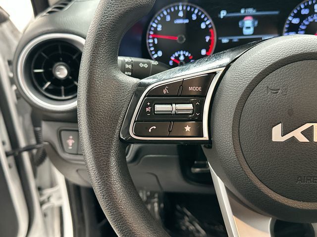 Thumbnail: 2022 Kia Forte - 8