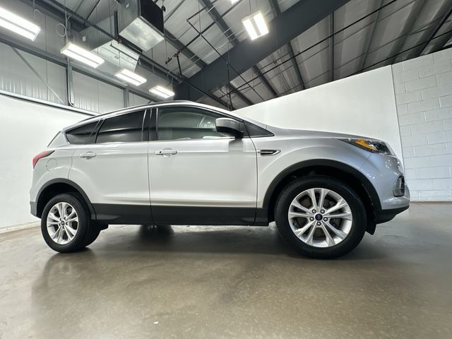 Thumbnail: 2019 Ford Escape - 3