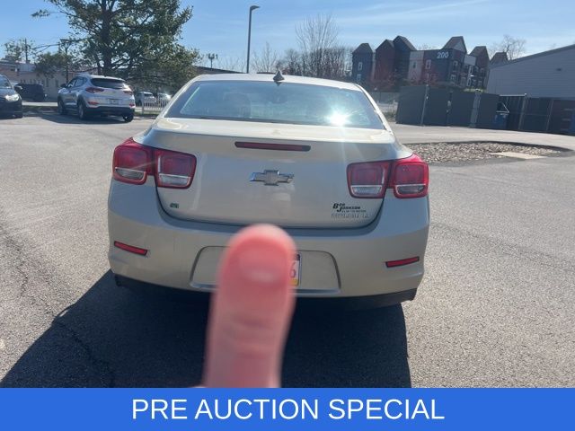 Thumbnail: 2015 Chevrolet Malibu - 7