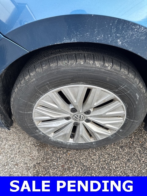 Thumbnail: 2019 Volkswagen Jetta - 9