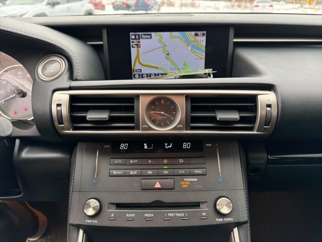 Thumbnail: 2016 Lexus IS - 21