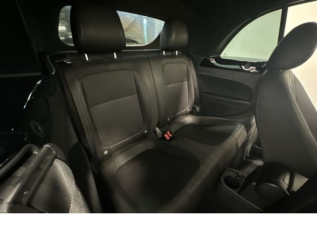 Thumbnail: 2014 Volkswagen Beetle - 21