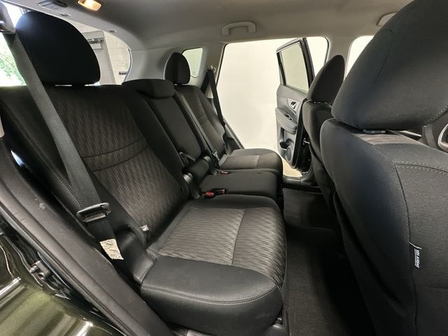 2018 Nissan Rogue SV 23