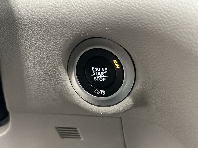 Thumbnail: 2023 Chrysler Pacifica - 10