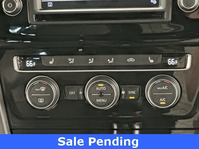 Thumbnail: 2017 Volkswagen Golf - 14