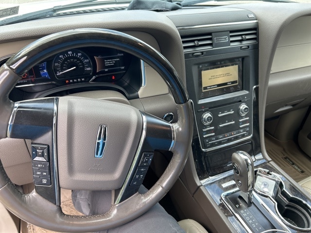 Thumbnail: 2016 Lincoln Navigator L - 5