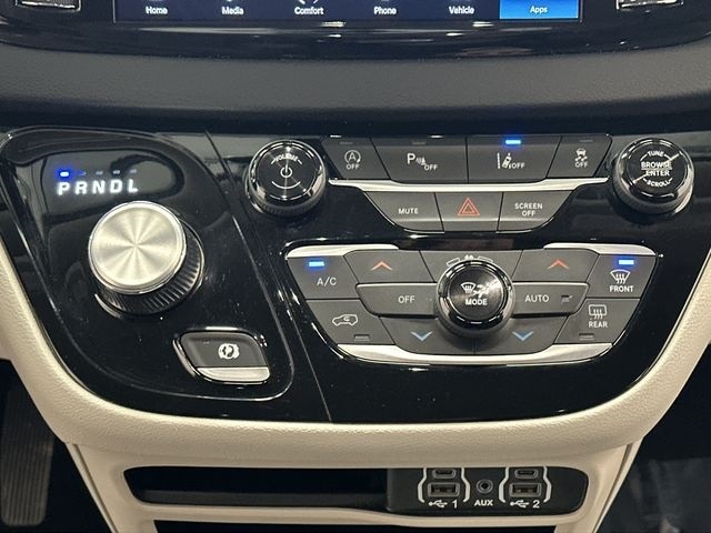 Thumbnail: 2023 Chrysler Pacifica - 15