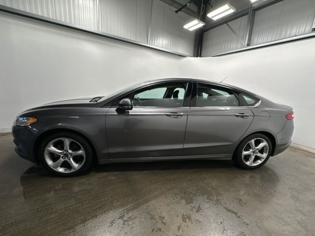 Used 2014 Ford Fusion SE Sedan